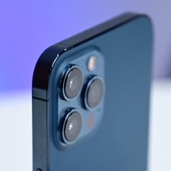 Apple-planea-lanzar-auriculares-de-realidad-aumentada-y-un-iPhone-con-una-camara-de-48-megapixeles-en-2022_Etoobo-front